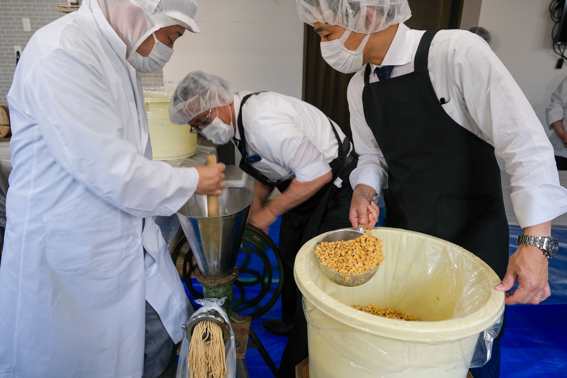 【ホテルズ】画像_味噌作り1